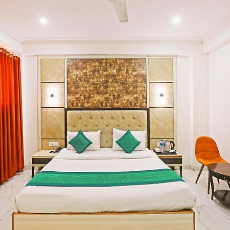 The Almora Residency - Complimentary Airport Trasnfer Hotel New Delhi Ngoại thất bức ảnh