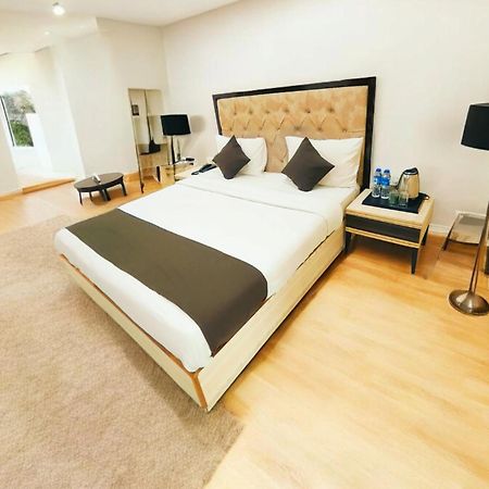 The Almora Residency - Complimentary Airport Trasnfer Hotel New Delhi Ngoại thất bức ảnh