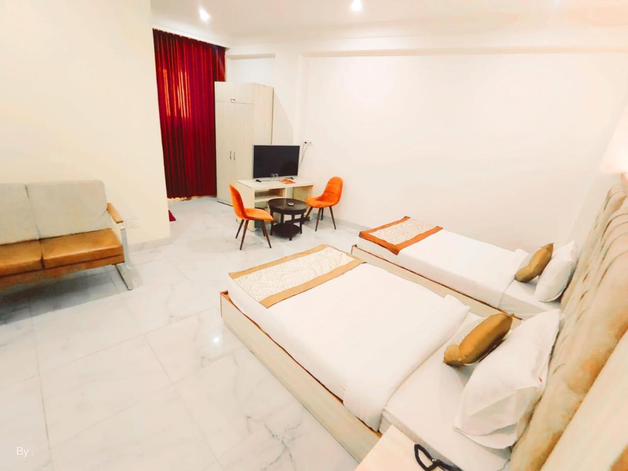The Almora Residency - Complimentary Airport Trasnfer Hotel New Delhi Ngoại thất bức ảnh