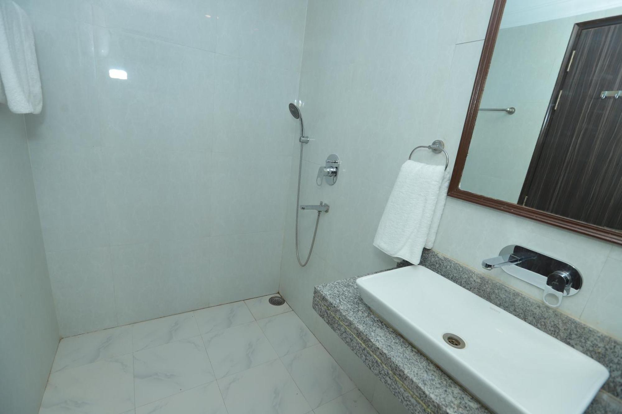 The Almora Residency - Complimentary Airport Trasnfer Hotel New Delhi Ngoại thất bức ảnh