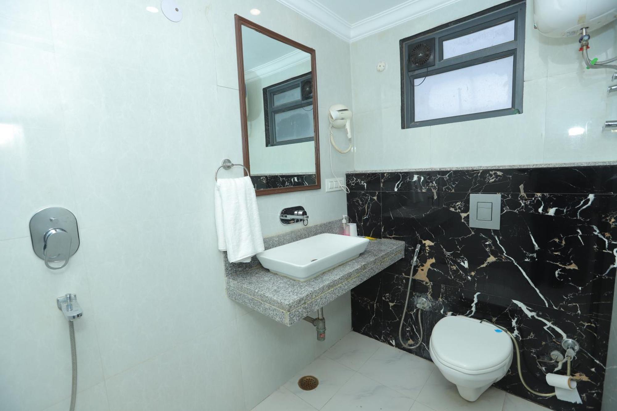 The Almora Residency - Complimentary Airport Trasnfer Hotel New Delhi Ngoại thất bức ảnh