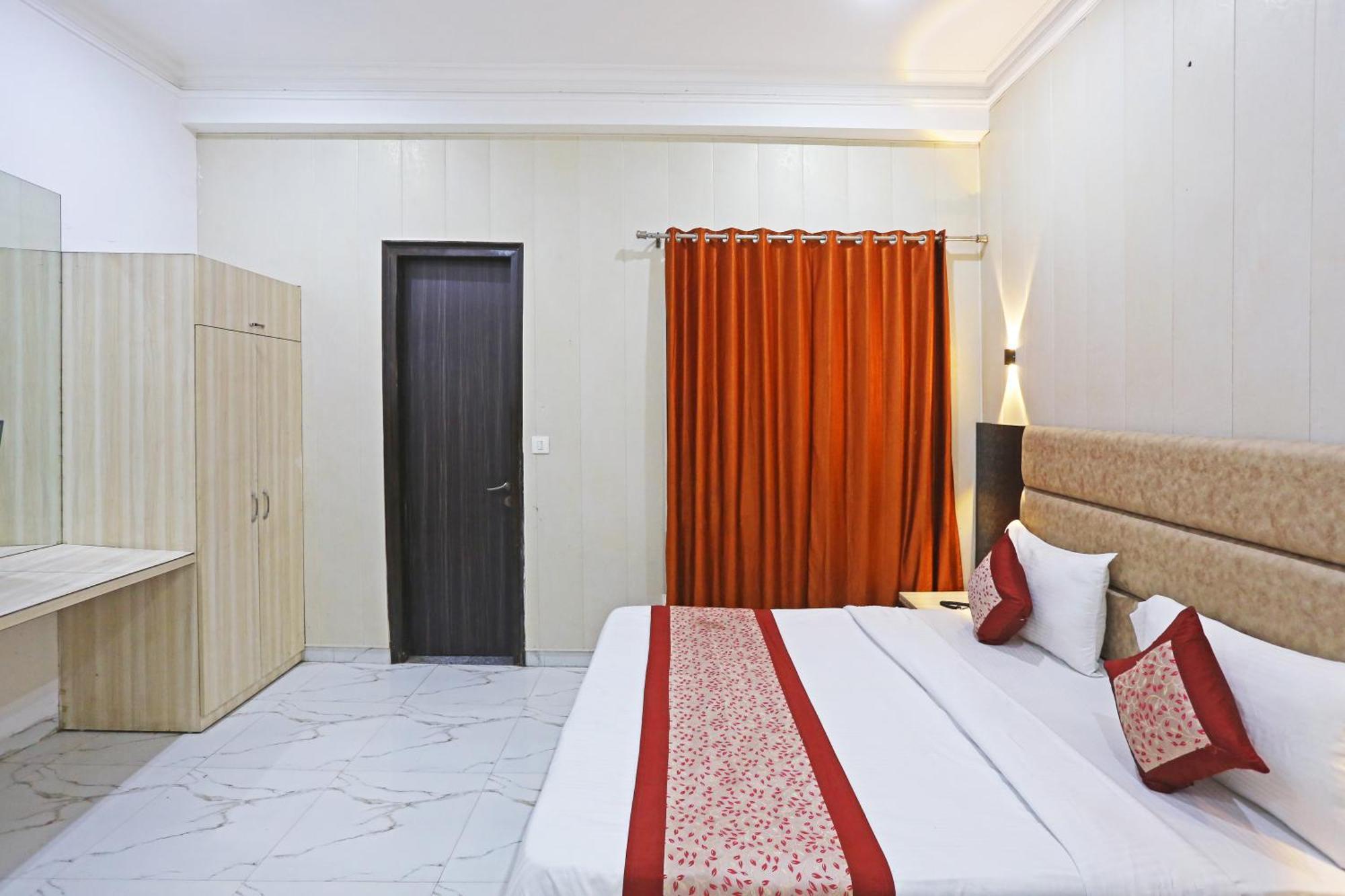The Almora Residency - Complimentary Airport Trasnfer Hotel New Delhi Ngoại thất bức ảnh