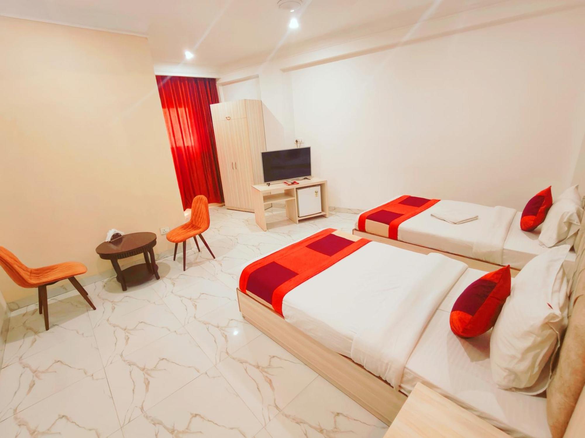 The Almora Residency - Complimentary Airport Trasnfer Hotel New Delhi Ngoại thất bức ảnh