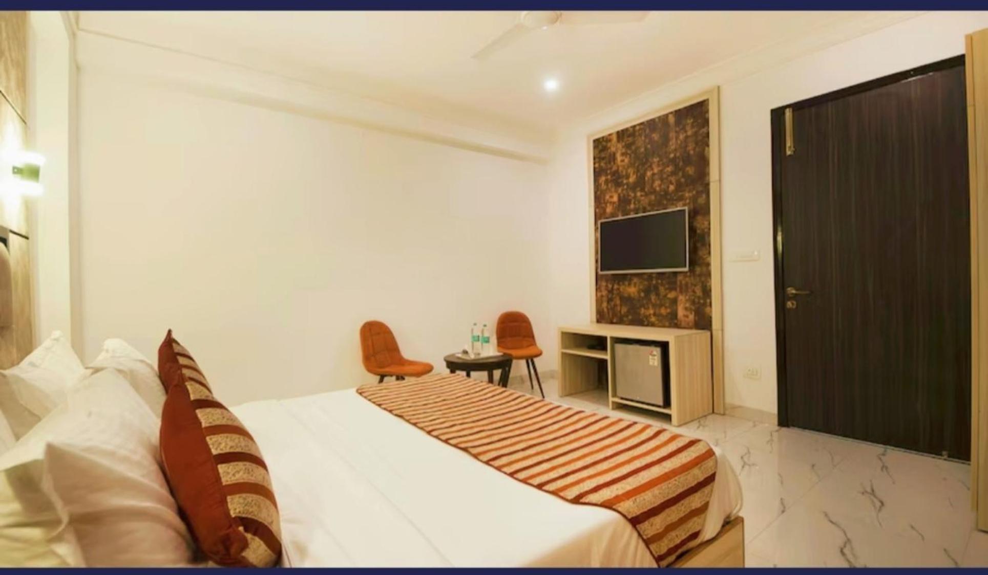 The Almora Residency - Complimentary Airport Trasnfer Hotel New Delhi Phòng bức ảnh