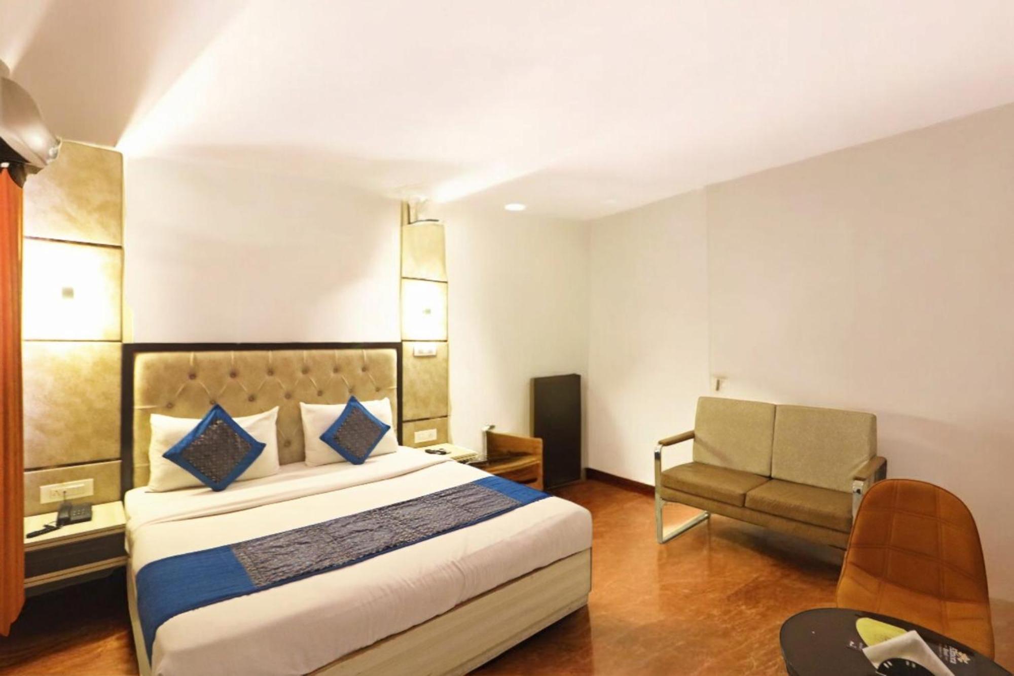 The Almora Residency - Complimentary Airport Trasnfer Hotel New Delhi Ngoại thất bức ảnh